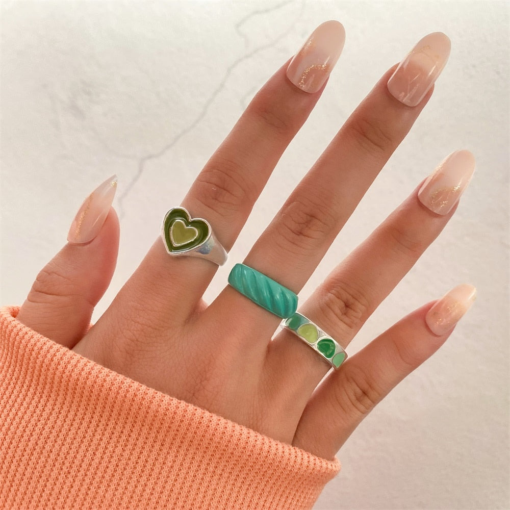 IPARAM Punk Colorful Green Resin Heart Rings Set for Women Fashion Heart Acrylic Chain Ring Wholesale Drip Oil Jewelry Gifts