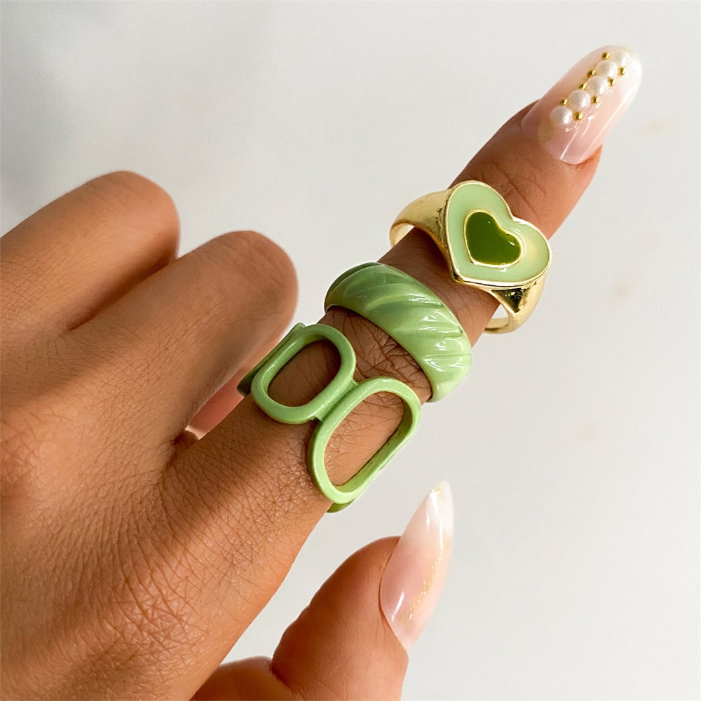 IPARAM Punk Colorful Green Resin Heart Rings Set for Women Fashion Heart Acrylic Chain Ring Wholesale Drip Oil Jewelry Gifts