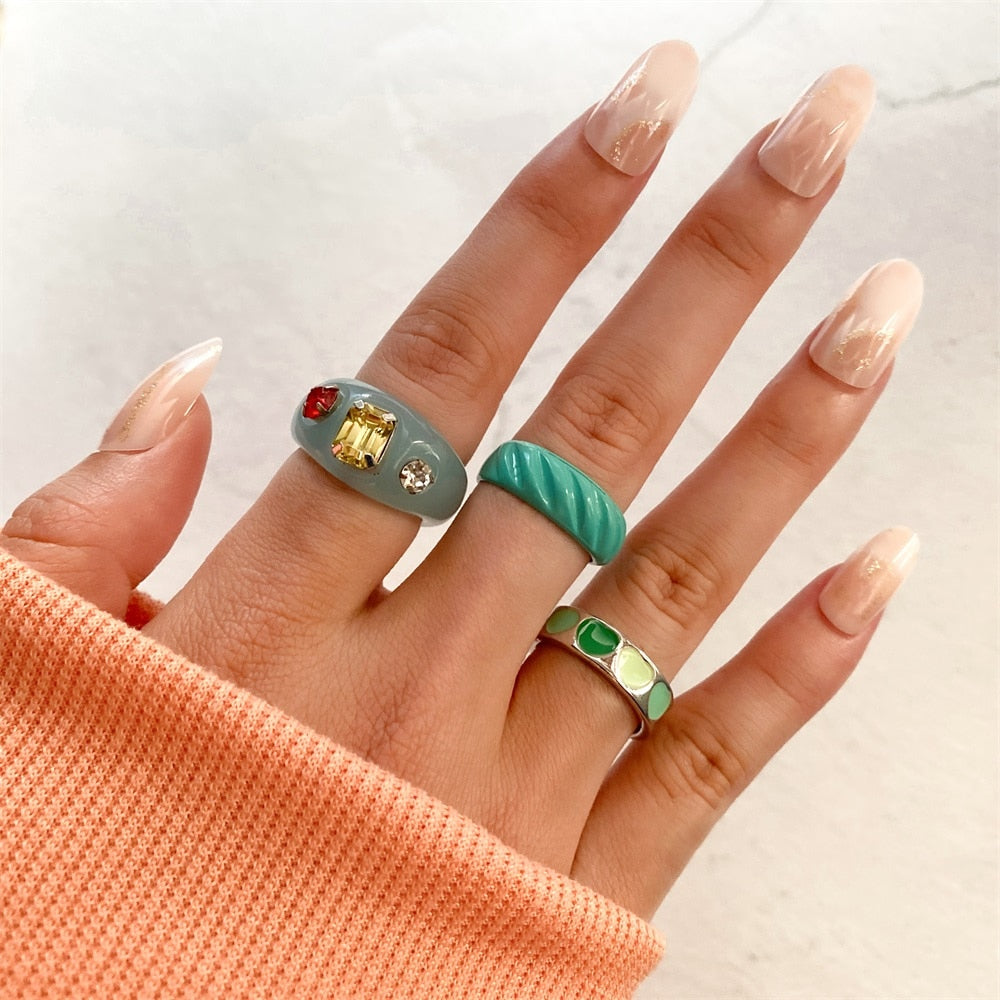IPARAM Punk Colorful Green Resin Heart Rings Set for Women Fashion Heart Acrylic Chain Ring Wholesale Drip Oil Jewelry Gifts