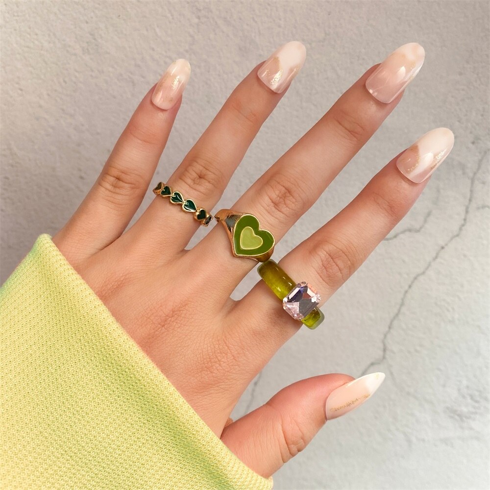 IPARAM Punk Colorful Green Resin Heart Rings Set for Women Fashion Heart Acrylic Chain Ring Wholesale Drip Oil Jewelry Gifts