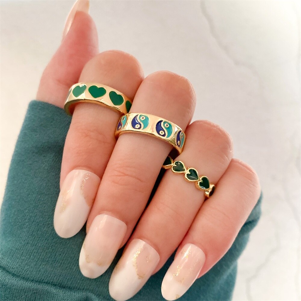 IPARAM Punk Colorful Green Resin Heart Rings Set for Women Fashion Heart Acrylic Chain Ring Wholesale Drip Oil Jewelry Gifts