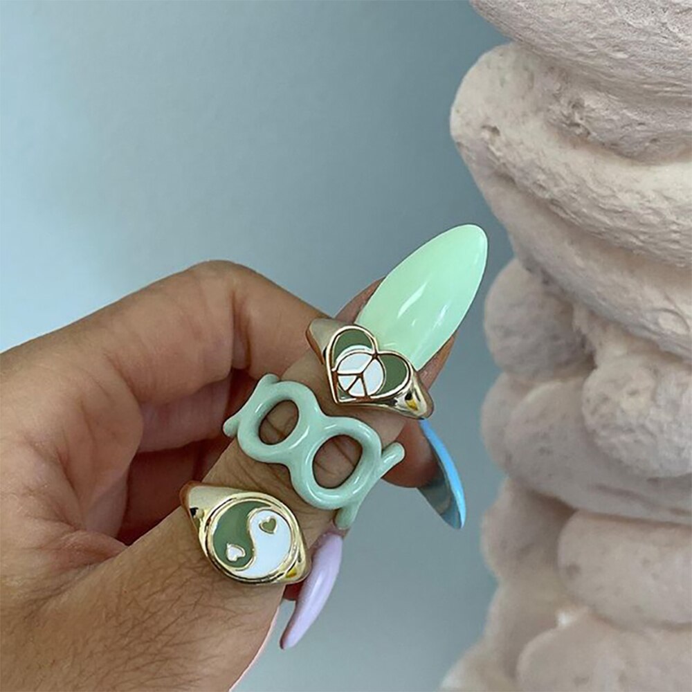 IPARAM Punk Colorful Green Resin Heart Rings Set for Women Fashion Heart Acrylic Chain Ring Wholesale Drip Oil Jewelry Gifts