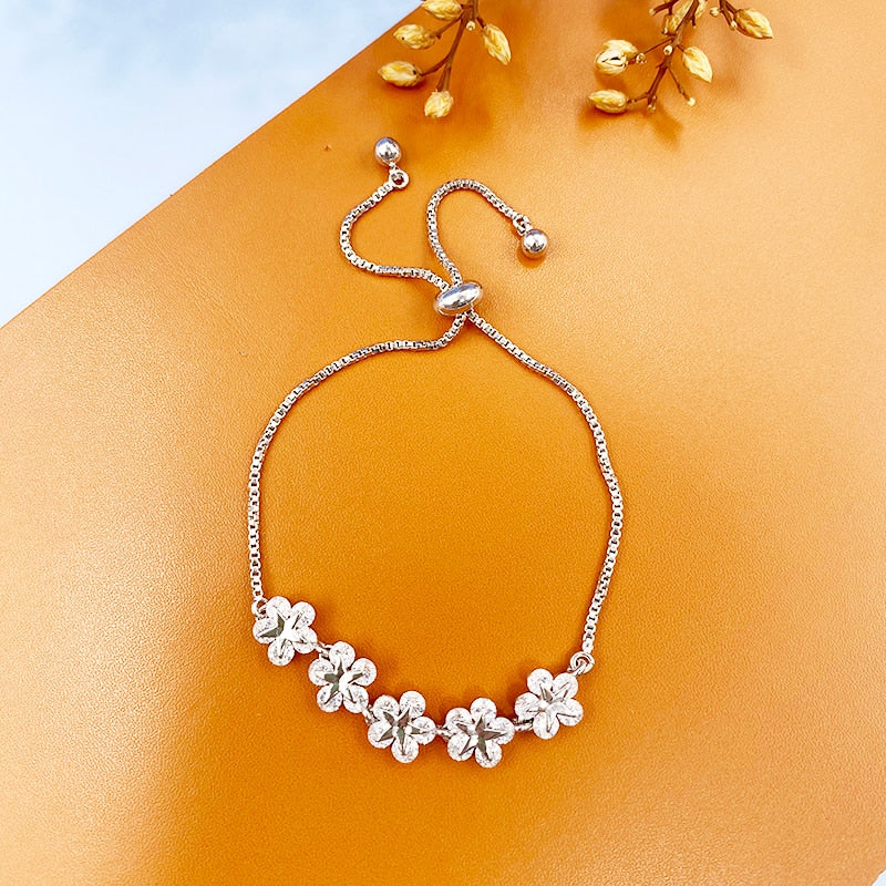 2022 New Design Shinning CZ Flowers Pendant Charm Bracelets for Women Girls Gold Color Metal Floral Bracelet Wedding Jewelry
