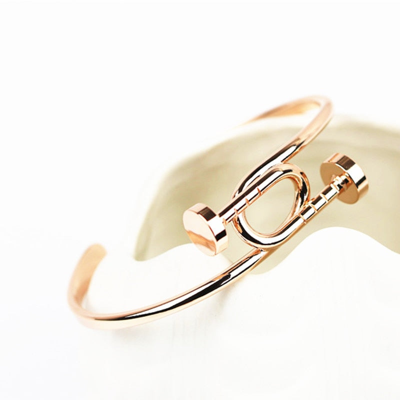 The oval opening design Super beautiful Non-mainstream exaggerated personality open bangle bracelet plating rose gold plated